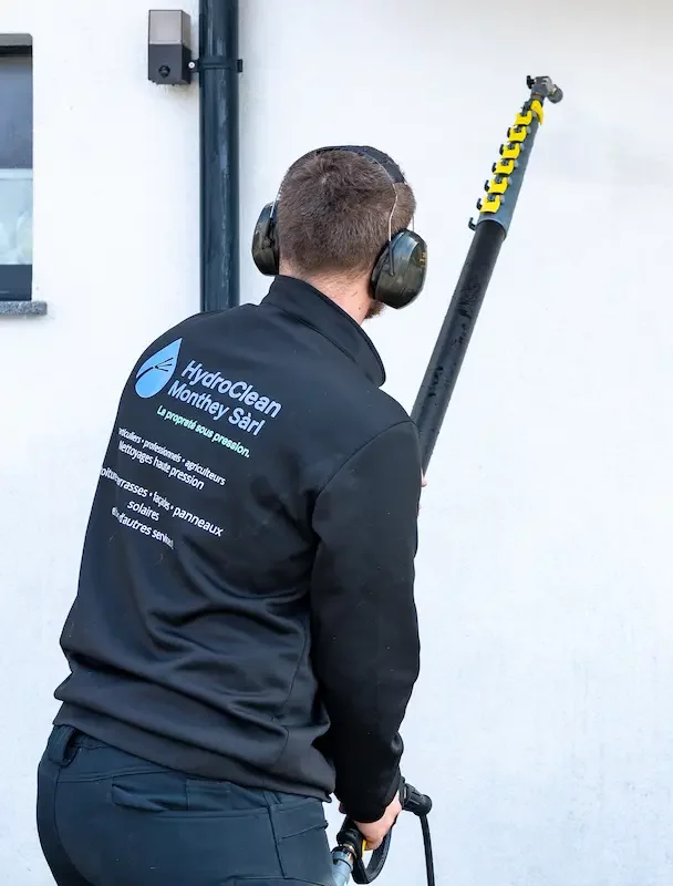 Intervention de nettoyage haute pression pour agriculteurs à Monthey